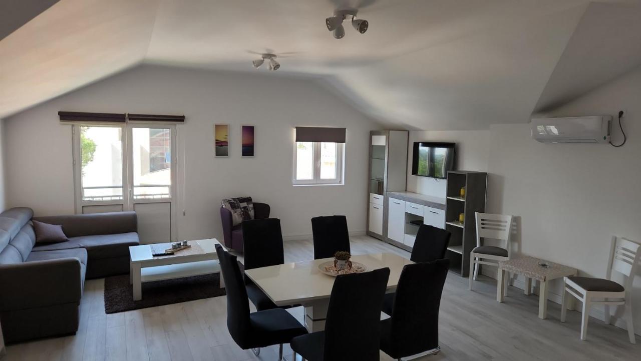 Apartmani Mia Sorajic Petrovac Exterior foto