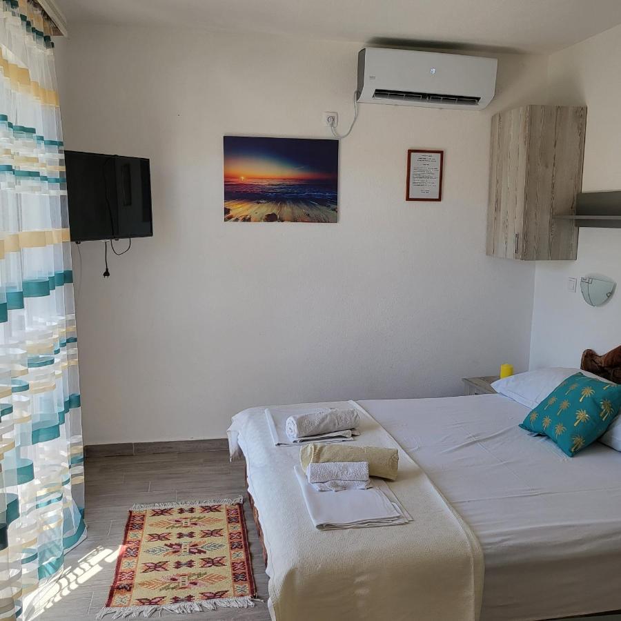 Apartmani Mia Sorajic Petrovac Exterior foto