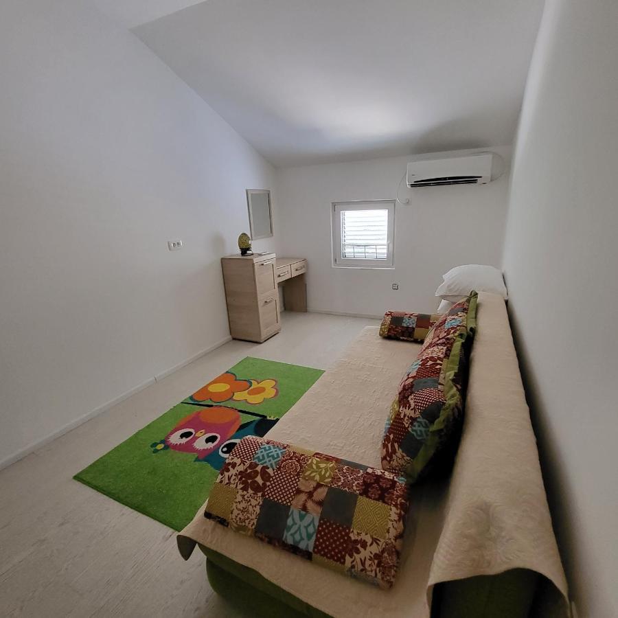 Apartmani Mia Sorajic Petrovac Exterior foto